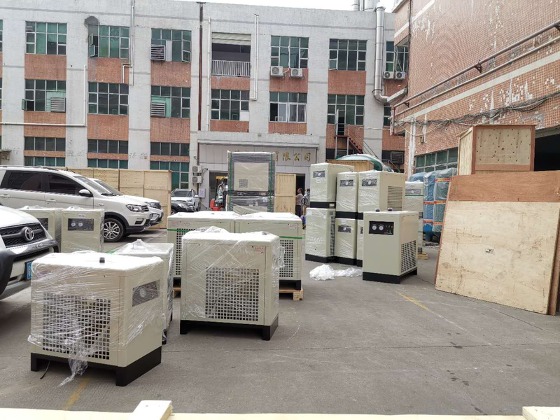20HP ضاغط برغي محقون بالزيت مدمج بالمجفف
